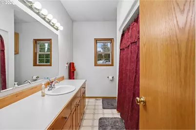 19301 Sunnyridge Ct, Oregon City, OR 97045 - Photo 22