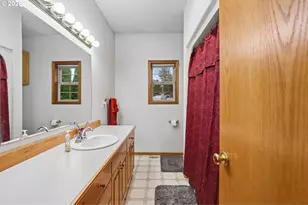 19301 Sunnyridge Ct, Oregon City, OR 97045 - Photo 22