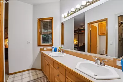19301 Sunnyridge Ct, Oregon City, OR 97045 - Photo 32