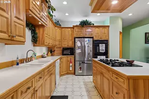 19301 Sunnyridge Ct, Oregon City, OR 97045 - Photo 18