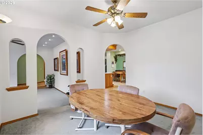 19301 Sunnyridge Ct, Oregon City, OR 97045 - Photo 12
