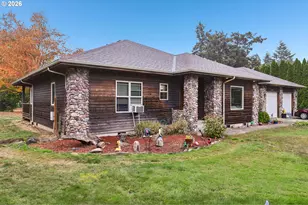 19301 Sunnyridge Ct, Oregon City, OR 97045 - Photo 2