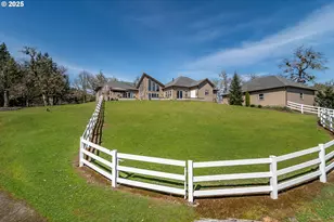 1000 Windy Mountain Ln, Oakland, OR 97462 - Photo 4