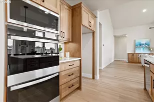 208 NW 16th Ave, Canby, OR 97013 - Photo 18