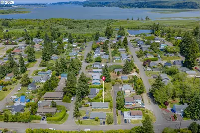 580 8th Ave, Coos Bay, OR 97420 - Photo 4
