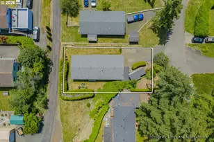 580 8th Ave, Coos Bay, OR 97420 - Photo 2
