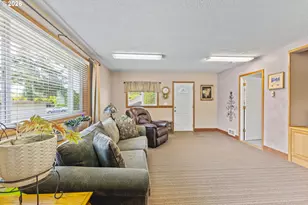 580 8th Ave, Coos Bay, OR 97420 - Photo 14