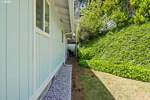580 8th Ave, Coos Bay, OR 97420 - Photo 38