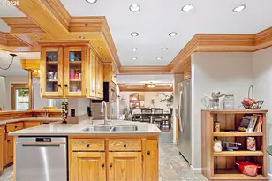 2611 Erin Way, Eugene, OR 97408 - Photo 14