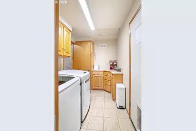 2611 Erin Way, Eugene, OR 97408 - Photo 24