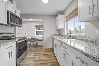 730 NE 63rd Ave, Portland, OR 97213 - Photo 10