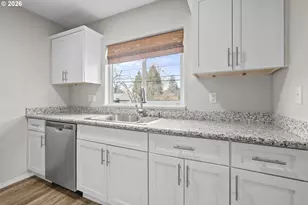 730 NE 63rd Ave, Portland, OR 97213 - Photo 12