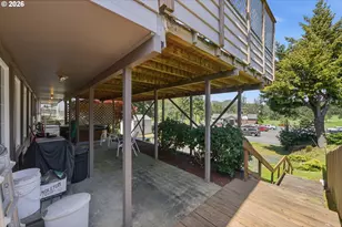 2820 Country Club Ct, Reedsport, OR 97467 - Photo 28