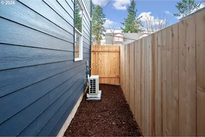 12092 SE Market St, Portland, OR 97216 - Photo 12