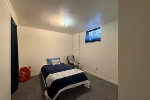 8906 NE Hancock St, Portland, OR 97220 - Photo 34