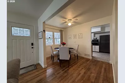 8906 NE Hancock St, Portland, OR 97220 - Photo 10