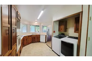 1097 Lees Crk Rd, Myrtle Creek, OR 97457 - Photo 16