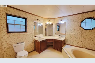 1097 Lees Creek Rd, Myrtle Creek, OR 97457 - Photo 32