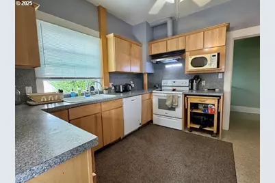 904 Penn Ave, La Grande, OR 97850 - Photo 12