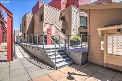 1040 NW Naito Pkwy #O-9, Portland, OR 97209 - Photo 2