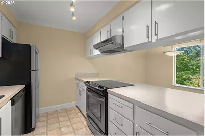 2417 SW Nebraska St #4, Portland, OR 97239 - Photo 8