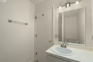 2417 SW Nebraska St, Portland, OR 97239 - Photo 14