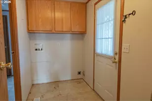 2410 Lancaster Dr, Salem, OR 97317 - Photo 10