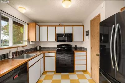 1166 SE Fir Grove Loop, Hillsboro, OR 97123 - Photo 8