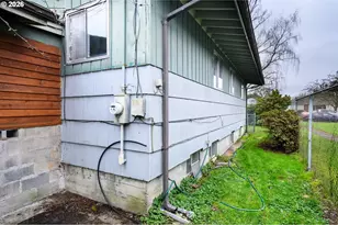 1704 10th Ave, Longview, WA 98632 - Photo 38