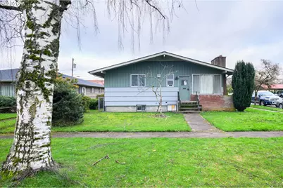 1704 10th Ave, Longview, WA 98632 - Photo 1