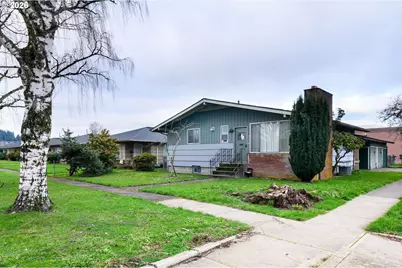 1704 10th Ave, Longview, WA 98632 - Photo 2