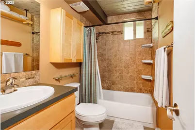 10252 Lakeview Dr, Birkenfeld, OR 97016 - Photo 14