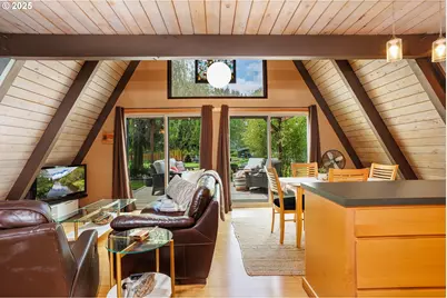 10252 Lakeview Dr, Birkenfeld, OR 97016 - Photo 6