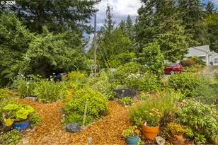 8906 NE Beech St, Portland, OR 97220 - Photo 36