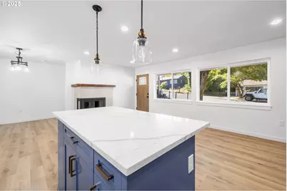 142 NE 128th Ave, Portland, OR 97230 - Photo 10