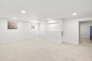 142 NE 128th Ave, Portland, OR 97230 - Photo 36