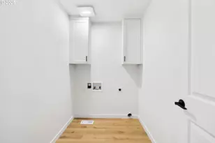 142 NE 128th Ave, Portland, OR 97230 - Photo 22