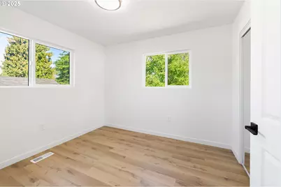 142 NE 128th Ave, Portland, OR 97230 - Photo 24