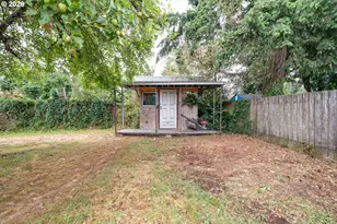 12020 NE Thompson St, Portland, OR 97220 - Photo 32