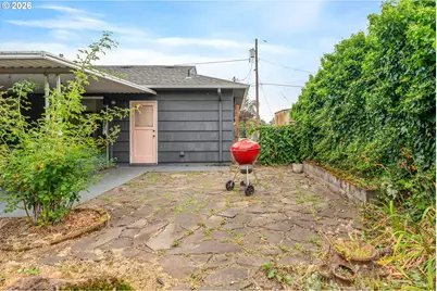 12020 NE Thompson St, Portland, OR 97220 - Photo 30