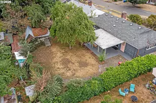 12020 NE Thompson St, Portland, OR 97220 - Photo 36