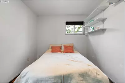 12020 NE Thompson St, Portland, OR 97220 - Photo 14