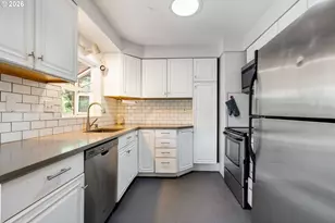 12020 NE Thompson St, Portland, OR 97220 - Photo 10