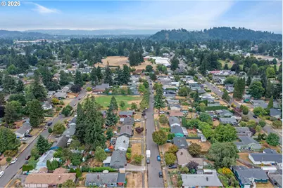 12020 NE Thompson St, Portland, OR 97220 - Photo 40