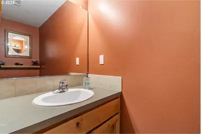 492 S Donna Dr, Newberg, OR 97132 - Photo 12