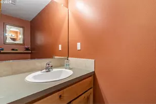 492 S Donna Dr, Newberg, OR 97132 - Photo 12