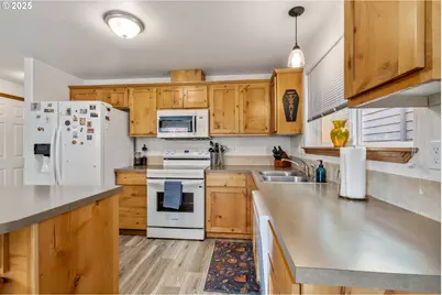 492 S Donna Dr, Newberg, OR 97132 - Photo 10