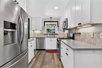 705 NE 18th Ct, Gresham, OR 97030 - Photo 16