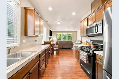 37927 Cascadia Village Dr, Sandy, OR 97055 - Photo 8