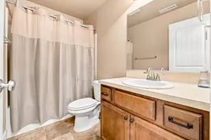 37927 Cascadia Village Dr, Sandy, OR 97055 - Photo 20